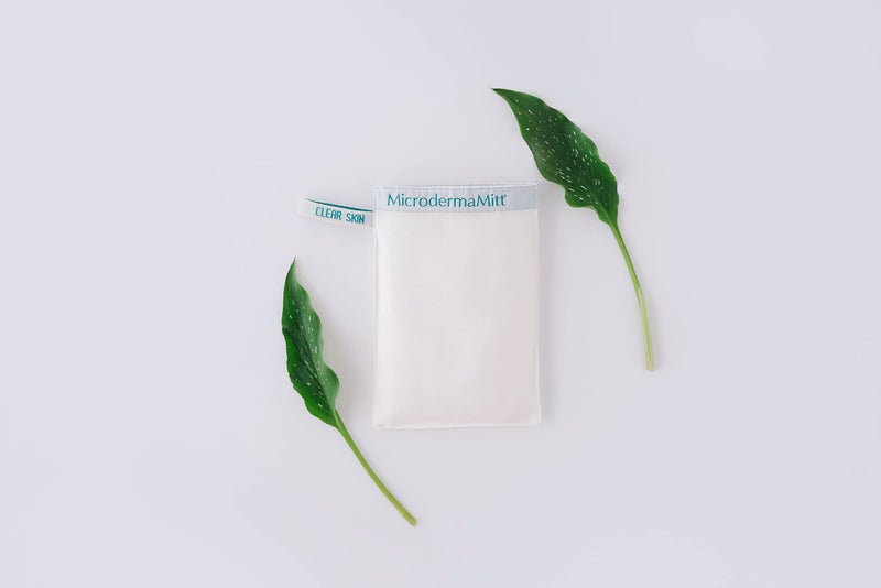 MicrodermaMitt Clear Skin Exfoliating Mitt for Face, Lips, Neck - Gentle Dead Skin Remover & Facial Scrub Clears Blackheads, Unclogs Pores, Evens Skin Tone & Texture, Lips Scrub Care, Lip Exfoliator - Image 4